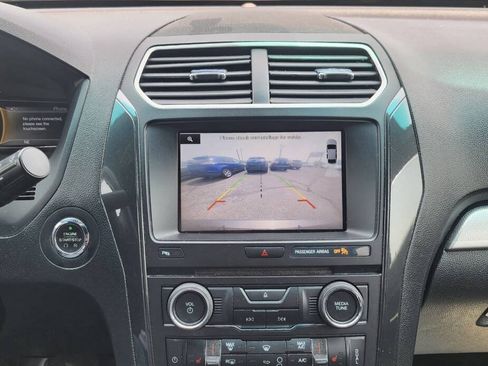 Used 2016 Ford Explorer XLT w/ Equipment Group 202A FWD image 14
