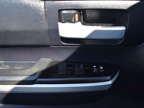 Used 2016 Toyota Tundra SR5 w/ SR5 Upgrade Package image 11