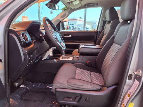 Used 2018 Toyota Tundra SR5 w/ SR5 Upgrade Package RWD image 16