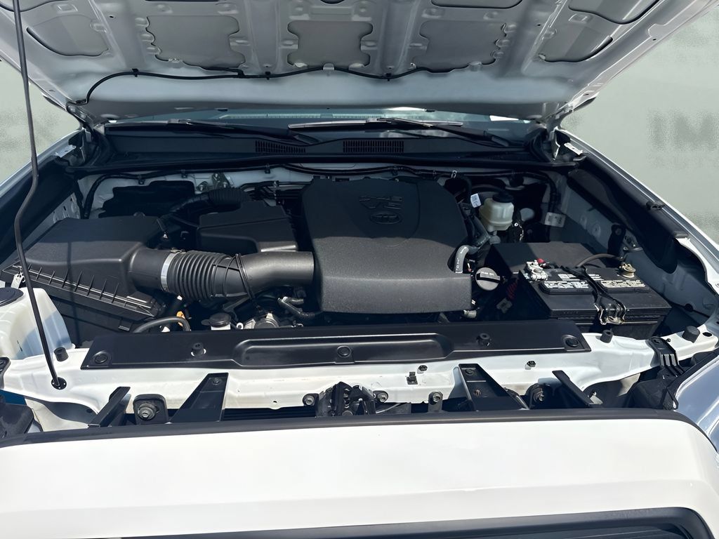 Used 2022 Toyota Tacoma SR AWD/4WD image 21
