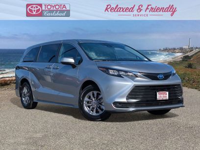 Used 2025 Toyota Sienna LE