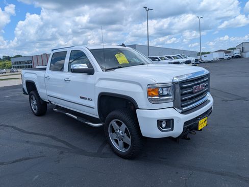 Used 2016 GMC Sierra 2500 SLT w/ All-Terrain HD Package AWD/4WD image 2