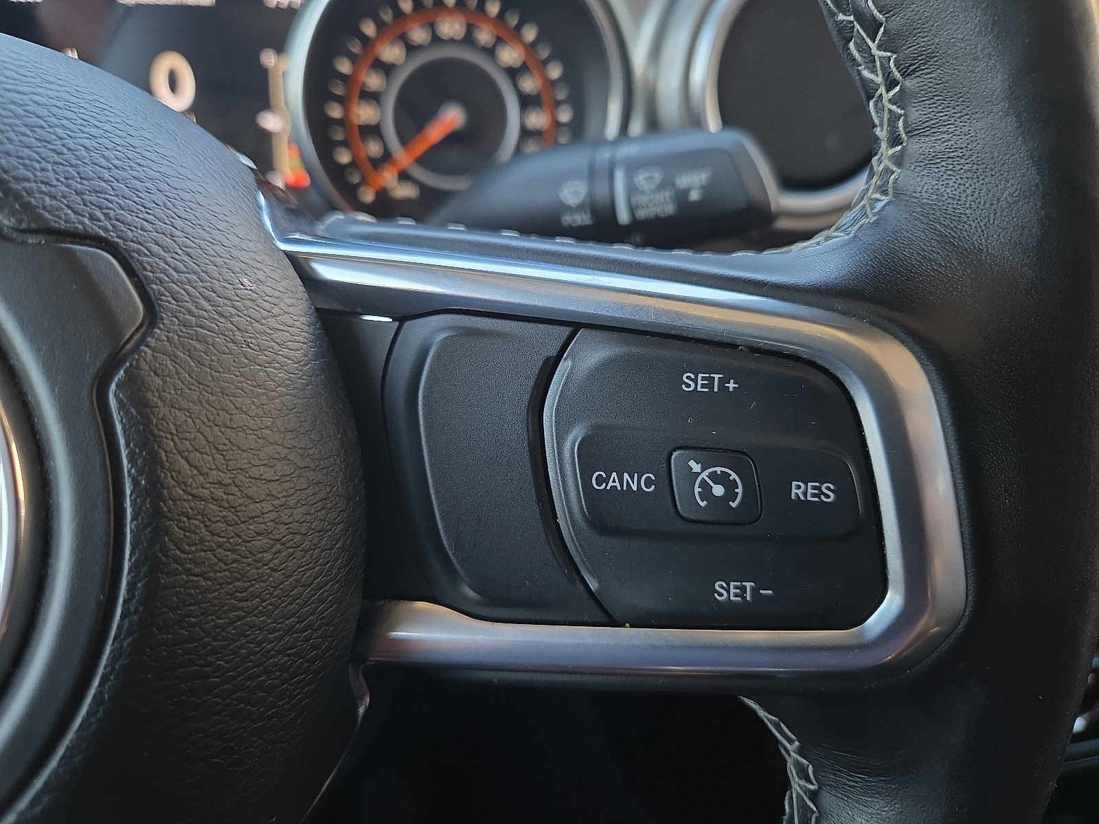Used 2020 Jeep Gladiator Overland AWD/4WD image 18