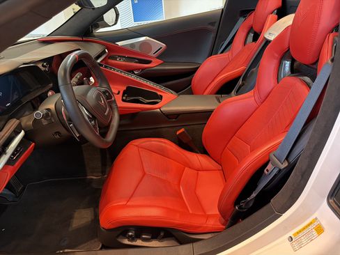 Used 2023 Chevrolet Corvette Stingray Premium Conv w/ Z51 Performance Package RWD image 9