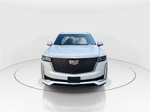 Used 2023 Cadillac Escalade Premium Luxury image 3