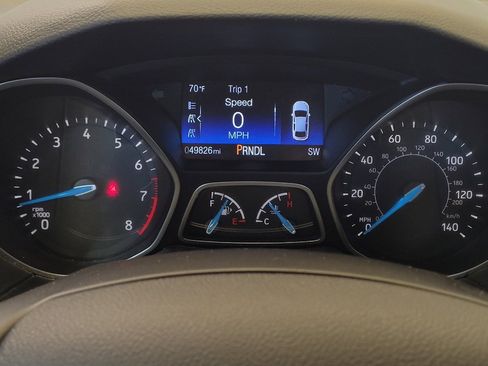 Used 2016 Ford Focus SE w/ SE Cold Weather Package FWD image 23