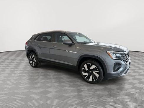 Used 2025 Volkswagen Atlas Cross Sport SE image 13
