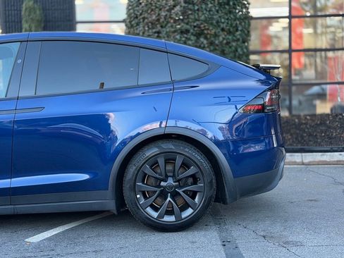Used 2022 Tesla Model X image 11