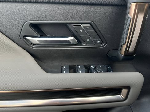 New 2025 GMC Hummer EV 2X AWD/4WD image 12