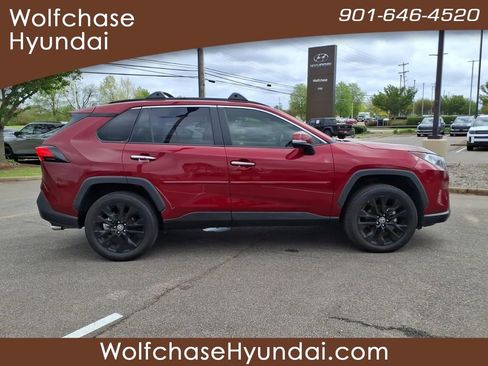 Used 2020 Toyota RAV4 Limited AWD/4WD image 2