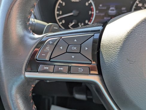 Used 2025 Nissan Altima 2.5 SR FWD image 12
