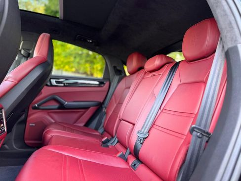 Used 2022 Porsche Cayenne GTS AWD/4WD image 26