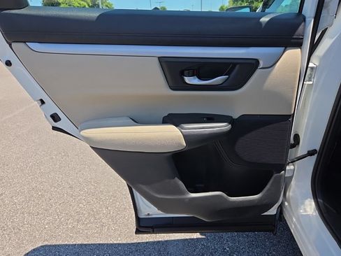 Used 2017 Honda CR-V LX image 11