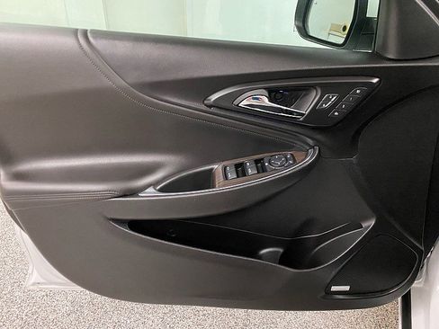 Used 2020 Chevrolet Malibu Premier image 8