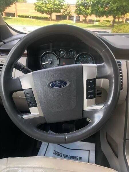 Used 2010 Ford Flex SEL AWD/4WD image 17