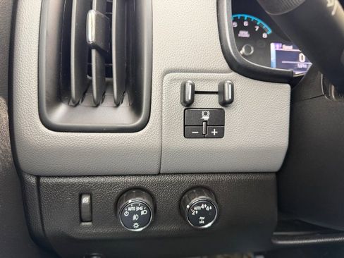 Used 2018 Chevrolet Colorado LT w/ LT Convenience Package image 8