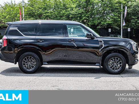 Used 2025 Nissan Armada SV AWD/4WD image 11