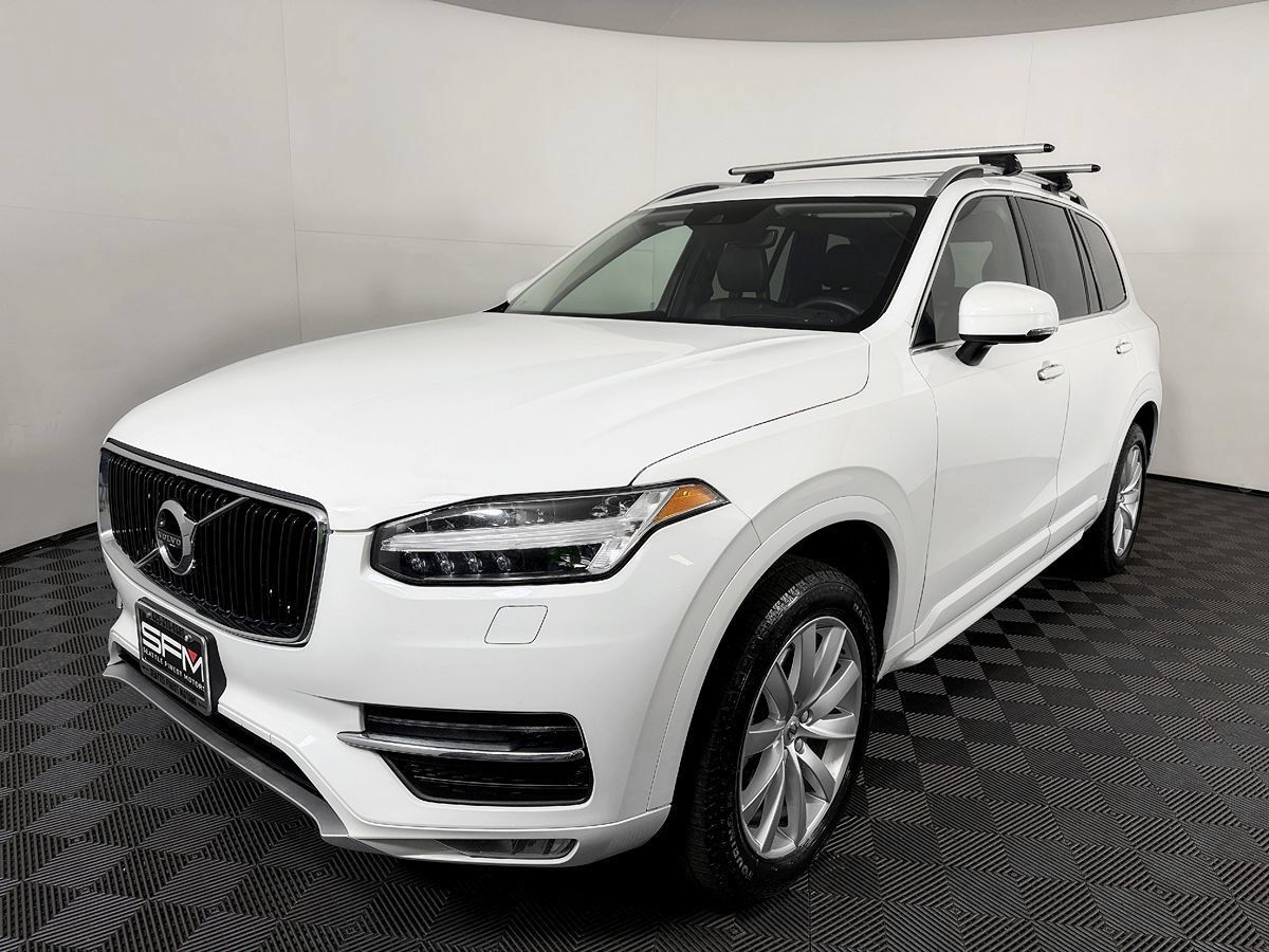 Used 2018 Volvo XC90 T6 Momentum w/ Momentum Plus Package AWD/4WD image 2