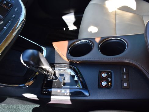 Used 2018 Toyota Avalon XLE Premium image 21