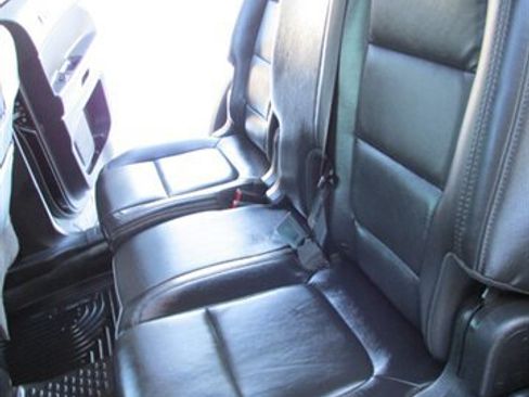 Used 2014 Ford Explorer XLT w/ Equipment Group 202A AWD/4WD image 15