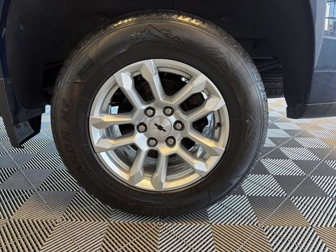 Used 2023 Chevrolet Silverado 1500 RST w/ Protection Package AWD/4WD image 8