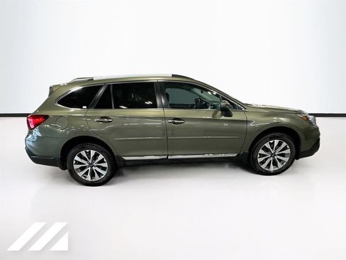 Used 2018 Subaru Outback 2.5i Touring AWD/4WD image 4