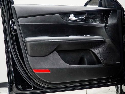 Used 2024 Kia Forte GT-Line w/ GT-Line Premium Package image 30