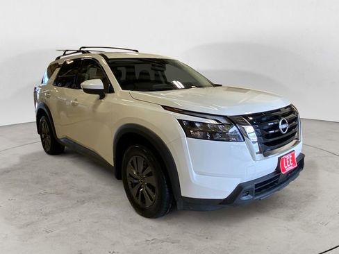 Certified 2023 Nissan Pathfinder SV image 7