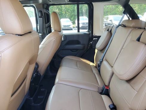 Used 2022 Jeep Wrangler Unlimited Sahara w/ Cold Weather Group image 9