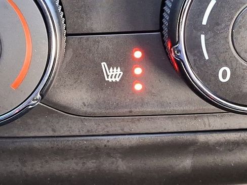 Used 2025 Chevrolet Trax LS w/ LS Convenience Package image 17