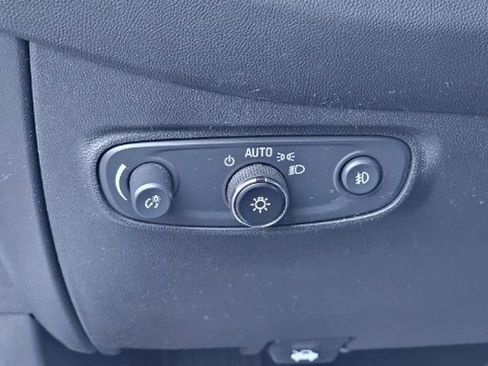 Used 2021 Chevrolet Equinox LT image 21