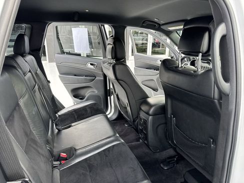 Used 2018 Jeep Grand Cherokee Altitude RWD image 33