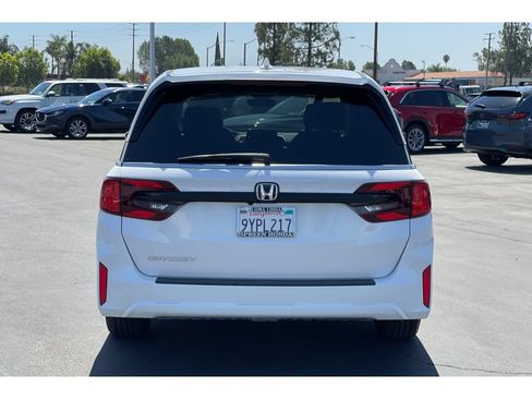 Certified 2026 Honda Odyssey EX-L image 4