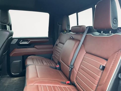 Used 2024 GMC Sierra 3500 Denali Ultimate image 16