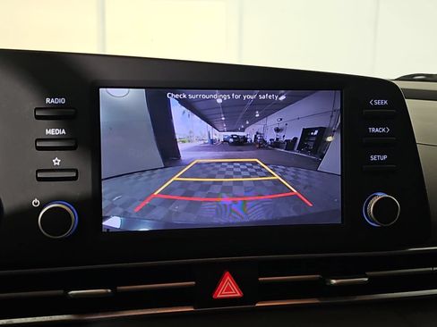 Used 2021 Hyundai Elantra SE FWD image 21