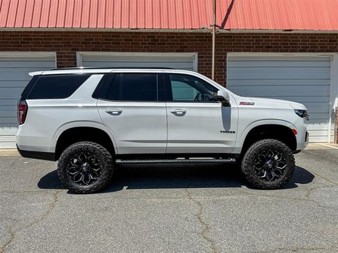 Used 2022 Chevrolet Tahoe Z71 w/ Luxury Package AWD/4WD image 28