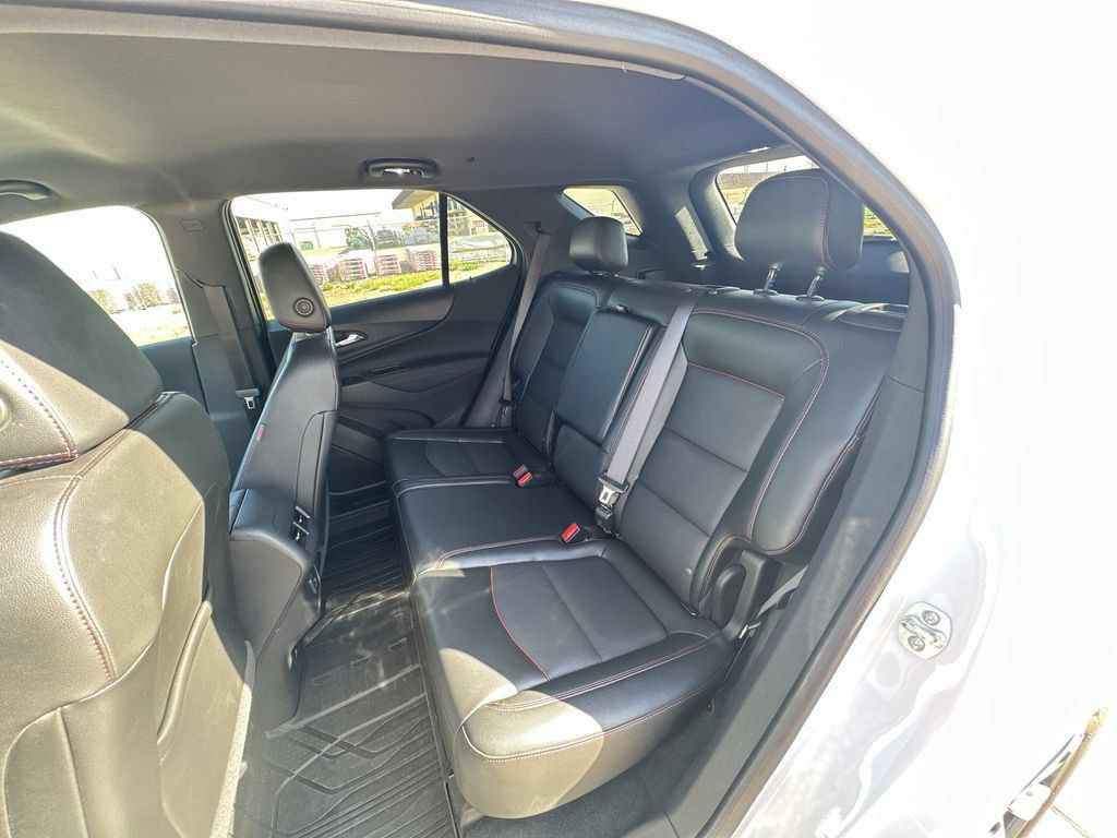 Certified 2024 Chevrolet Equinox RS w/ RS Leather Package AWD/4WD image 24
