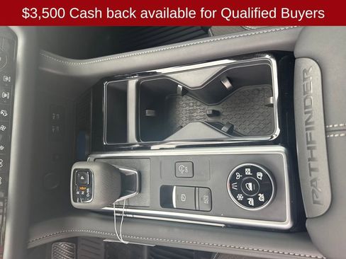 New 2026 Nissan Pathfinder SL image 27