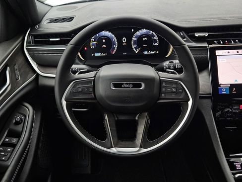 New 2025 Jeep Grand Cherokee L Limited image 15