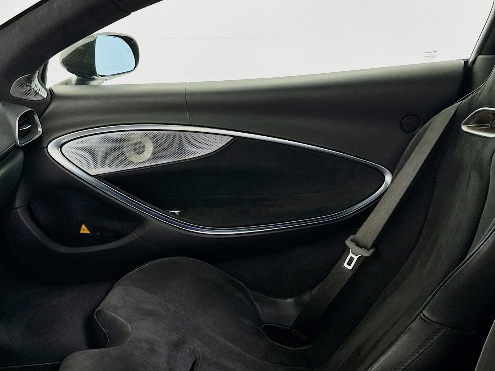 Used 2025 McLaren Artura RWD image 16