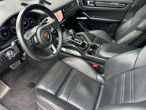 Used 2020 Porsche Cayenne Turbo AWD/4WD image 9