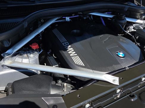 Certified 2024 BMW X5 xDrive40i w/ Premium Package image 24