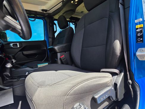 Used 2020 Jeep Gladiator Sport AWD/4WD image 15