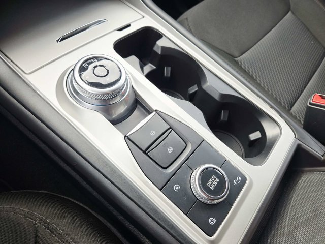 Used 2024 Ford Explorer XLT AWD/4WD image 27