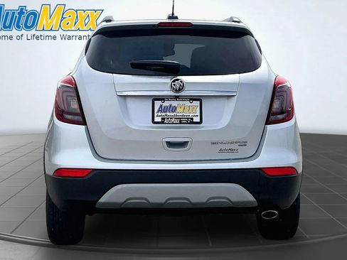Used 2021 Buick Encore Preferred AWD/4WD image 9