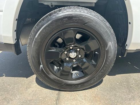 Used 2025 RAM 1500 Big Horn RWD image 26