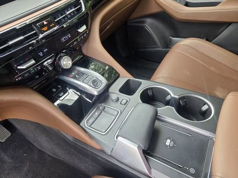 Certified 2024 Acura MDX SH-AWD w/ Technology Package image 18