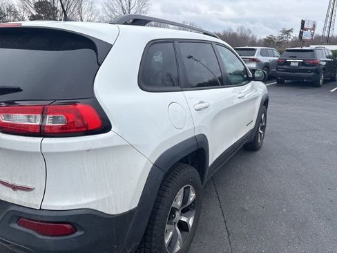 Used 2017 Jeep Cherokee Trailhawk w/ Comfort/Convenience Group image 5