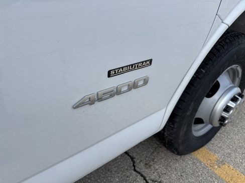 New 2025 Chevrolet Express 4500 w/ Power Convenience Package RWD image 8