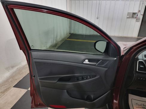 Used 2020 Hyundai Tucson Value FWD image 11